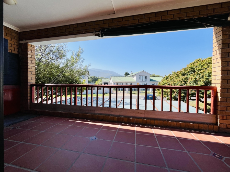 2 Bedroom Property for Sale in Sandbaai Western Cape